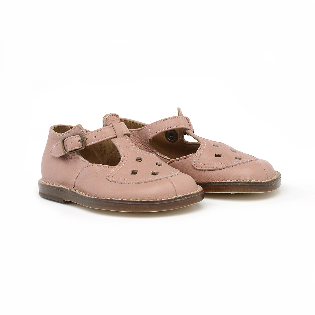Discover all the products of PèPè Children Shoes universe